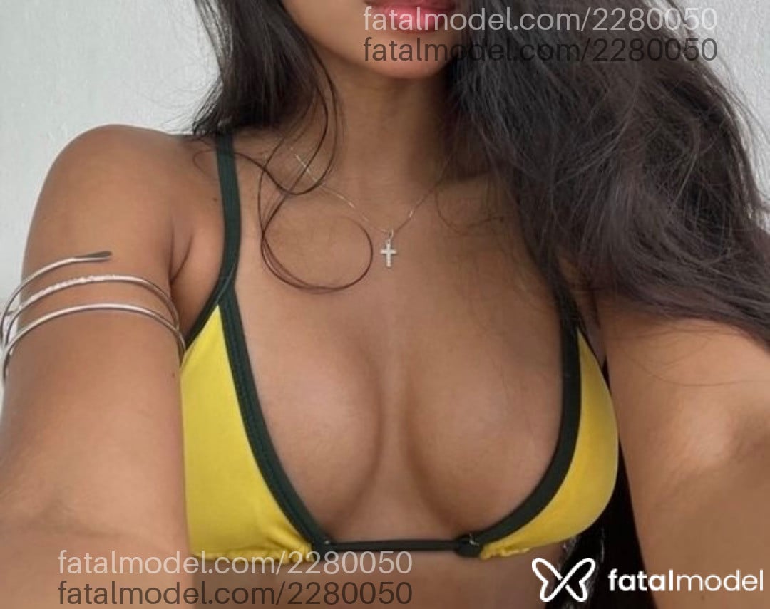 Acompanhante mulher morena (o) de olhos pretos - Gabriela Acompanhante mulher morena (o) de olhos pretos - Gabriela
