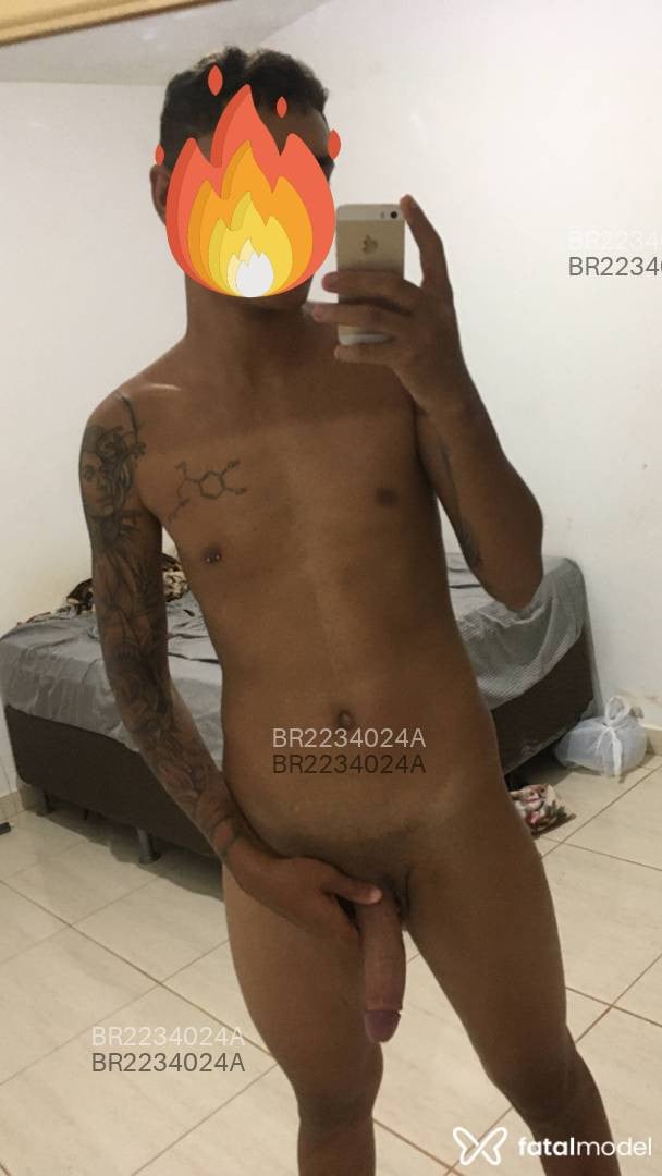 Acompanhante homem com cabelo castanho de olhos pretos em Virtual - Brayan Ryan