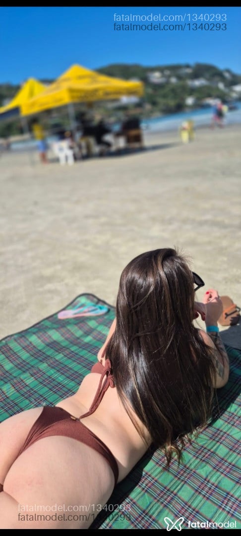 Acompanhante mulher com cabelo castanho de olhos castanhos - Fernanda Almeida Acompanhante mulher com cabelo castanho de olhos castanhos - Fernanda Almeida