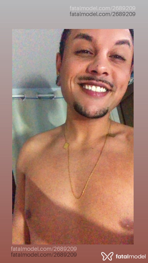 Acompanhante homem com cabelo castanho de olhos castanhos em Florianópolis - Bruno