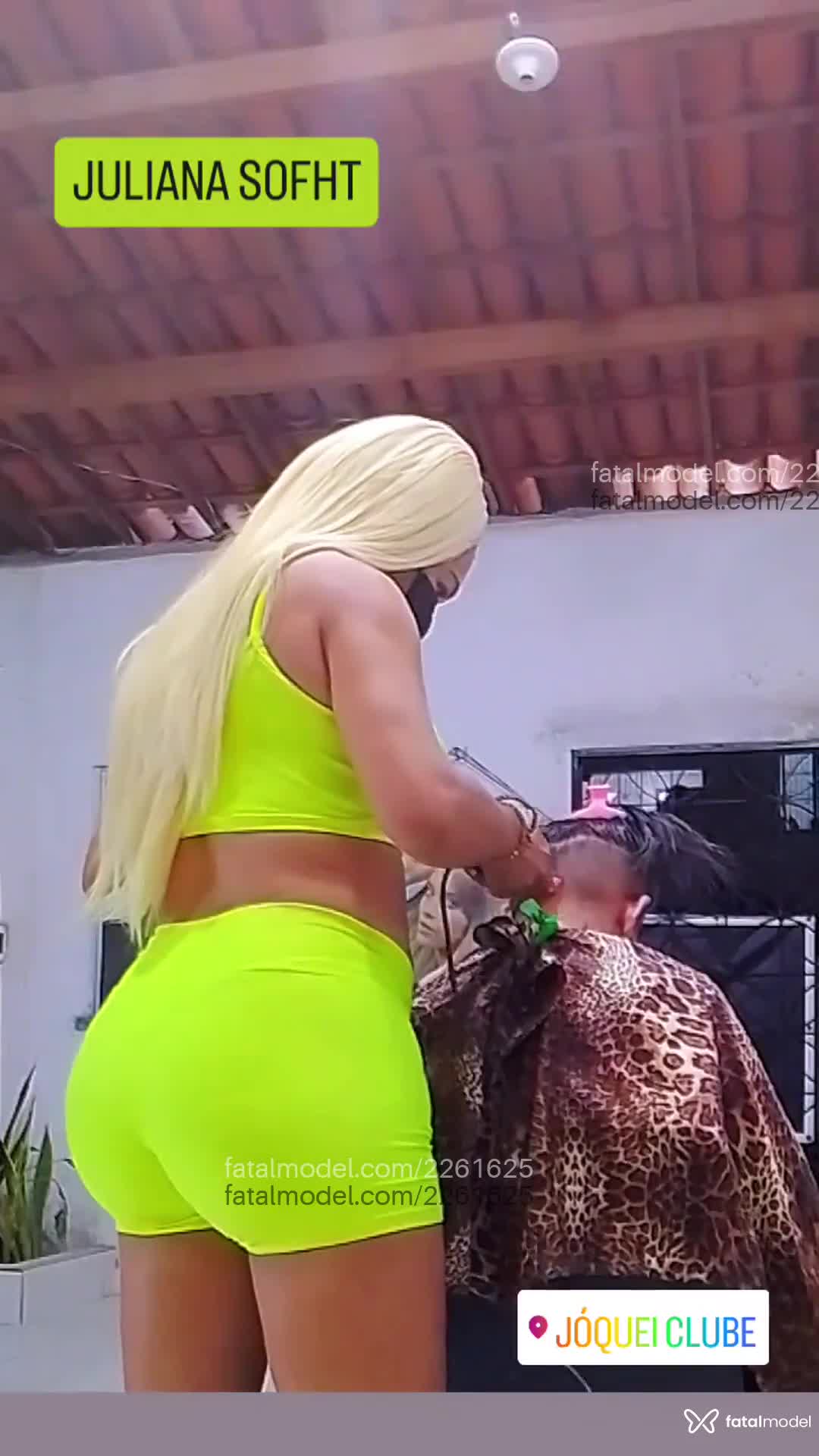 Acompanhante mulher trans morena (o) de olhos castanhos em Fortaleza - Júlia Cabeleireira