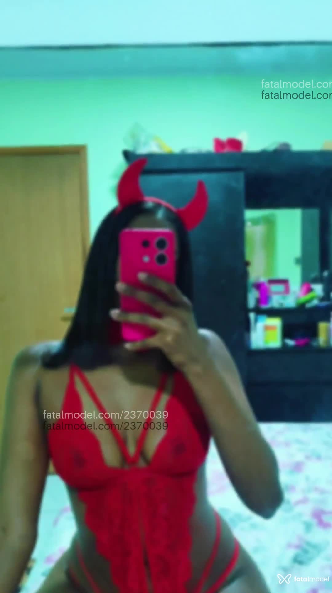 Acompanhante mulher com cabelo castanho de olhos castanhos em Vila Velha - Elliza