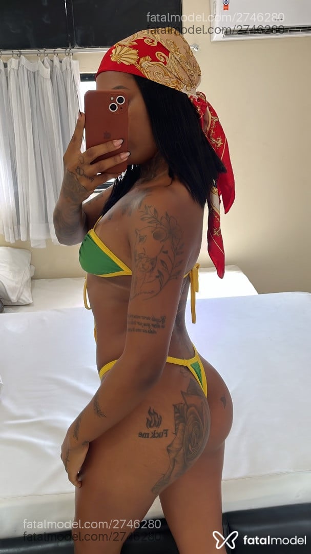 Acompanhante mulher morena (o) de olhos pretos em Virtual - Renata Santos