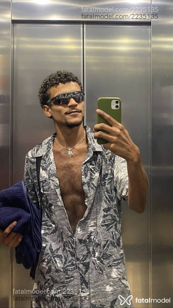 Acompanhante homem morena (o) de olhos pretos em Macaé - Henri