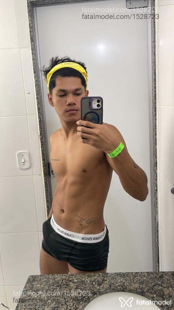 Acompanhante homem com cabelo castanho de olhos castanhos em Goiânia - Gabriel