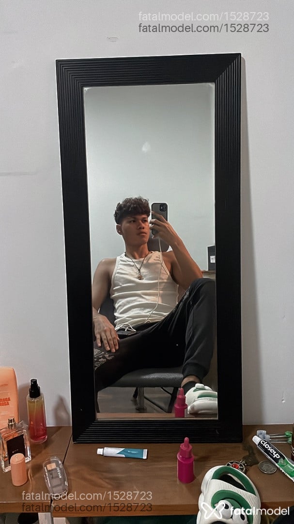 Acompanhante homem com cabelo castanho de olhos castanhos em Goiânia - Gabriel