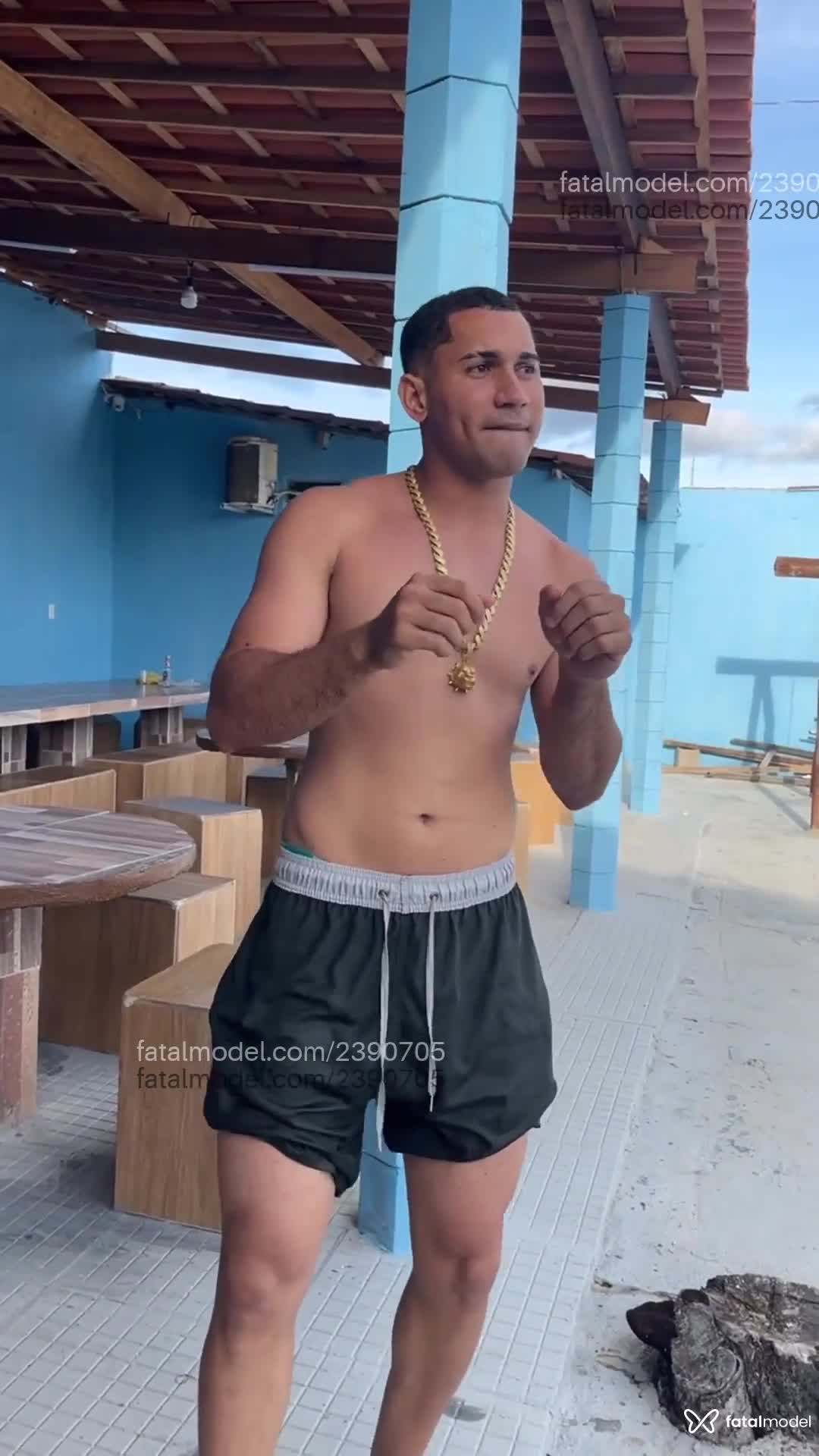 Acompanhante homem morena (o) de olhos pretos em Coruripe Acompanhante homem morena (o) de olhos pretos em Coruripe - Luís Horthega