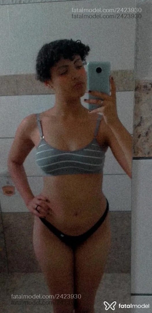 Acompanhante mulher morena (o) de olhos castanhos em Uberaba Acompanhante mulher morena (o) de olhos castanhos em Uberaba - Lara Caetano