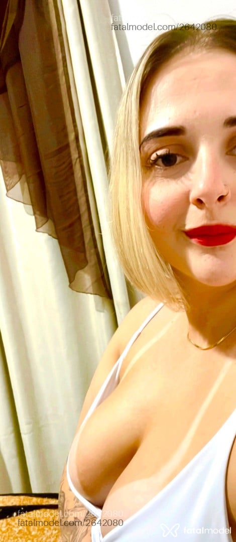 Acompanhante mulher loira (o) de olhos mel em São Miguel do Oeste Acompanhante mulher loira (o) de olhos mel em São Miguel do Oeste - Klér