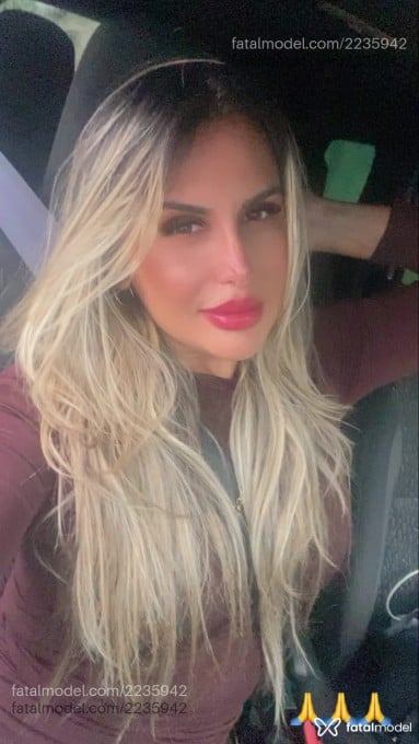 Acompanhante mulher loira (o) de olhos castanhos em Balneário Camboriú - Liz Byase