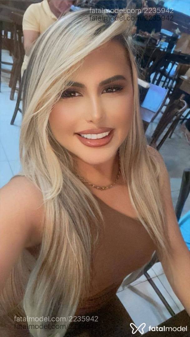 Acompanhante mulher loira (o) de olhos castanhos em Balneário Camboriú - Liz Byase