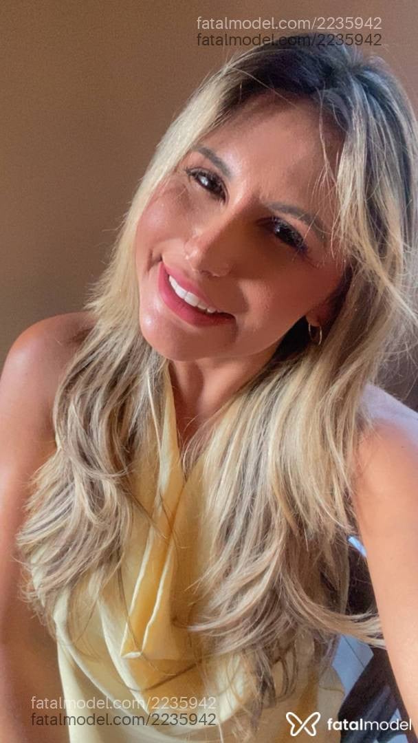 Acompanhante mulher loira (o) de olhos castanhos em Balneário Camboriú - Liz Byase