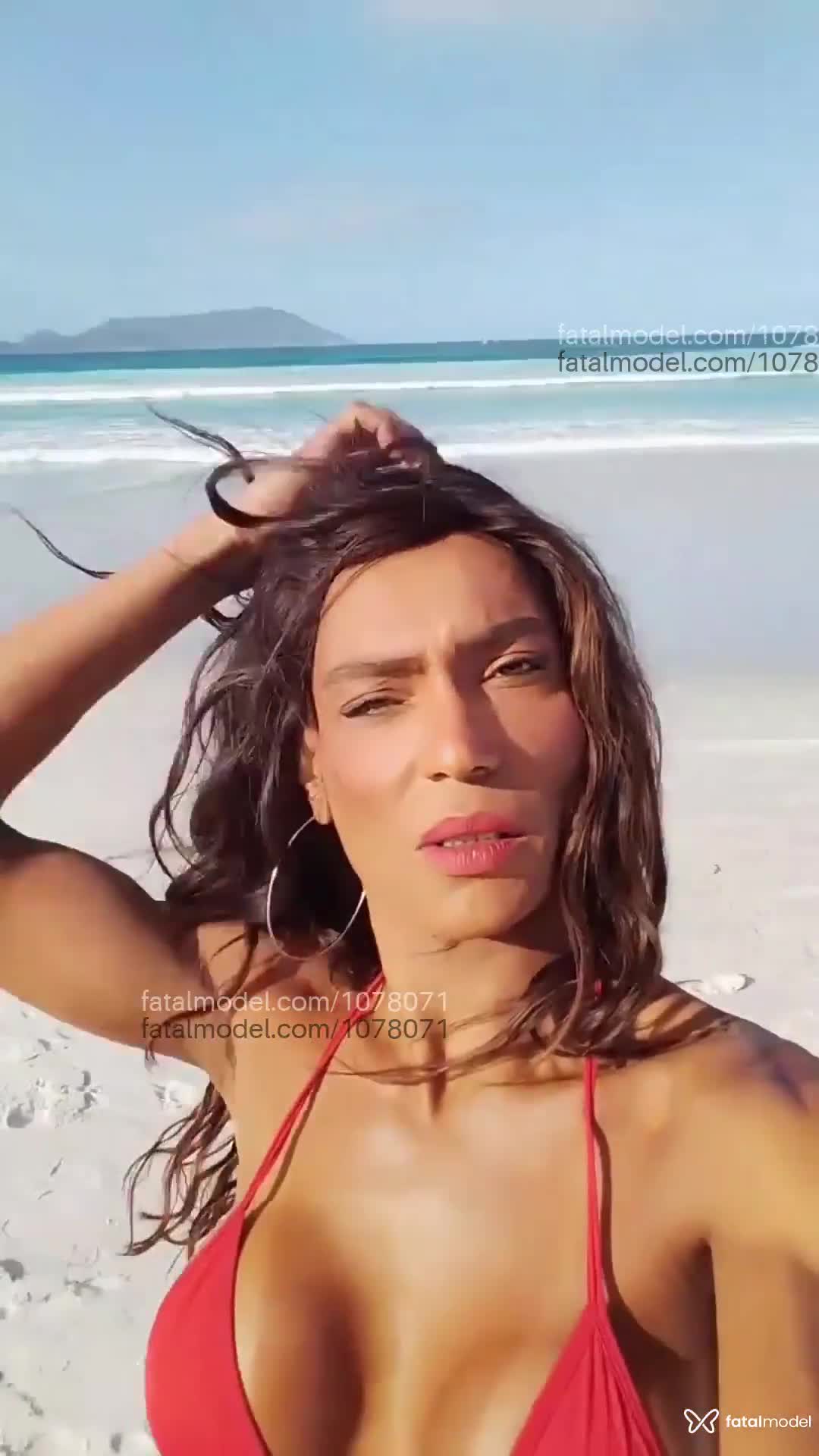 Acompanhante mulher trans morena (o) de olhos castanhos em Campos dos Goytacazes - YARAH BARBOSA
