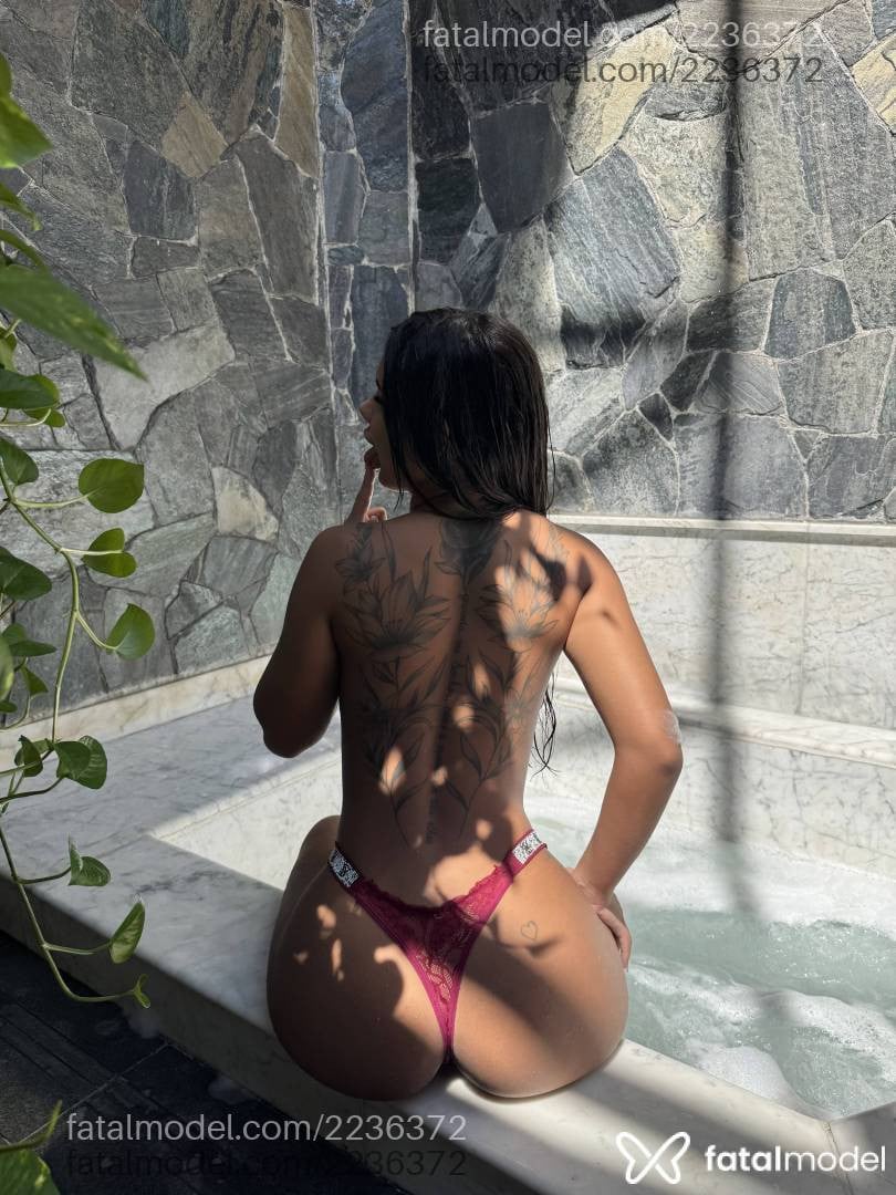 Acompanhante mulher com cabelo castanho de olhos castanhos - Victoria Angel