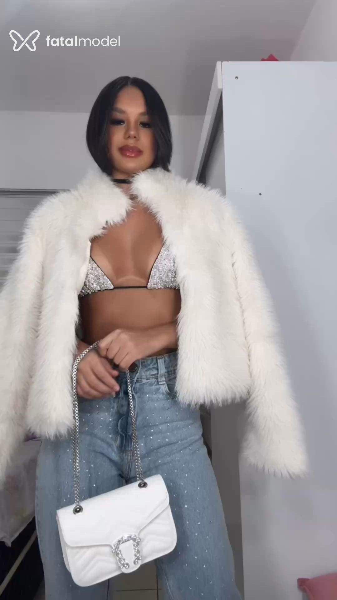 Acompanhante mulher com cabelo castanho de olhos castanhos - Angel Acompanhante mulher com cabelo castanho de olhos castanhos - Angel