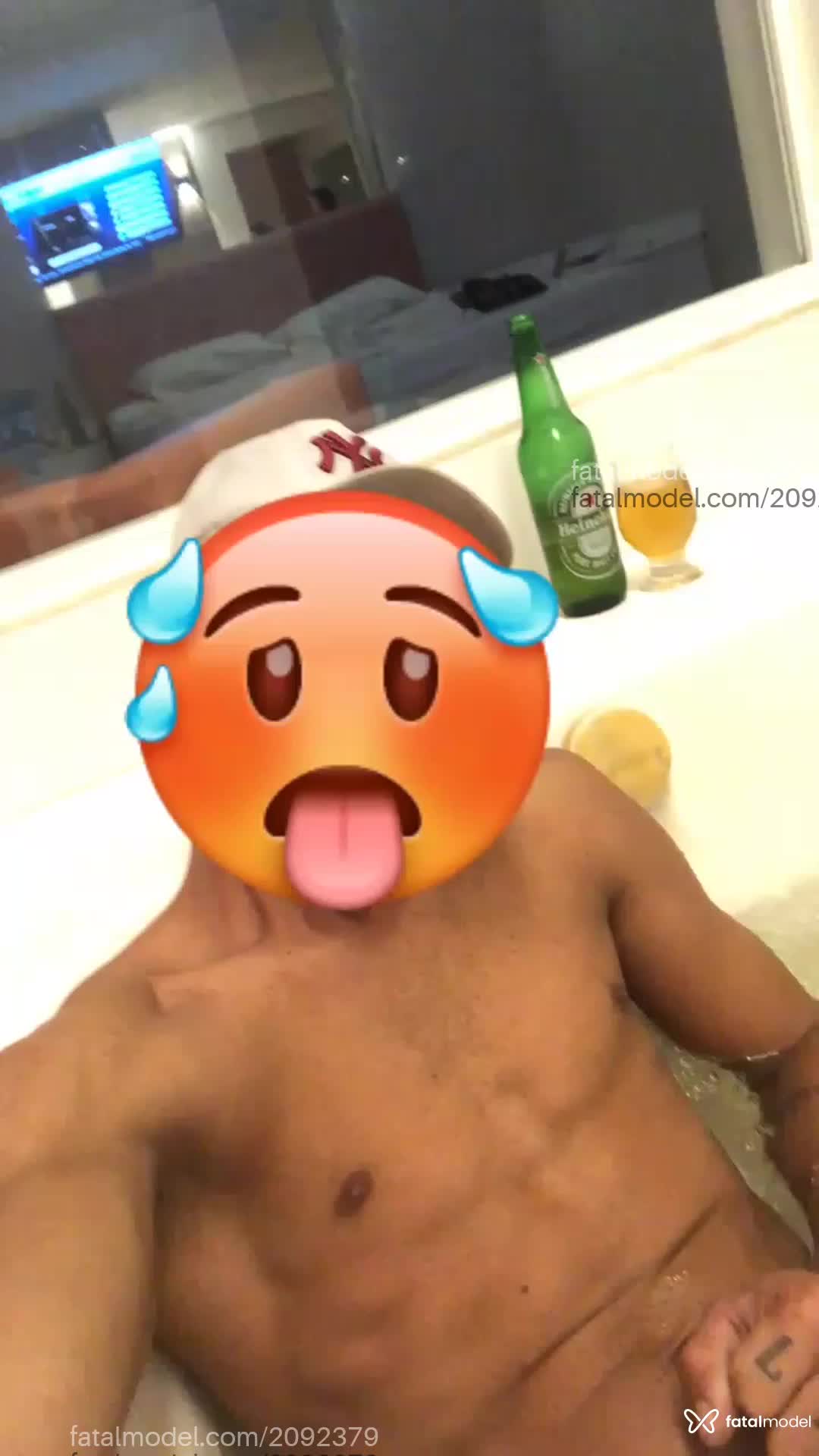 Acompanhante homem morena (o) de olhos cinza em Rio de Janeiro - Vinicius