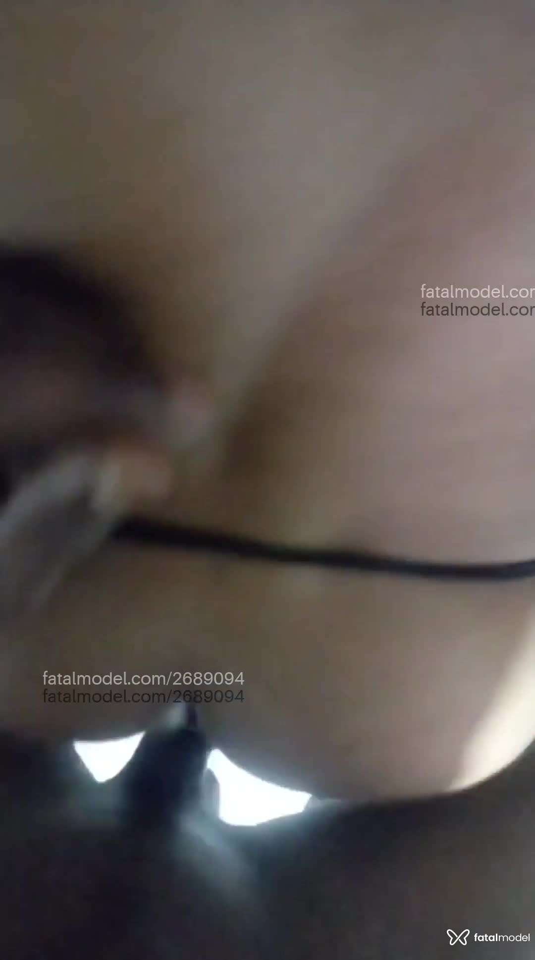 Acompanhante homem sem cabelo de olhos pretos - Tiago