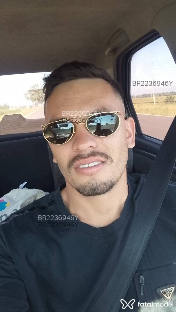 Acompanhante homem com cabelo castanho de olhos mel em Chapecó Acompanhante homem com cabelo castanho de olhos mel em Chapecó - Uberlitoral