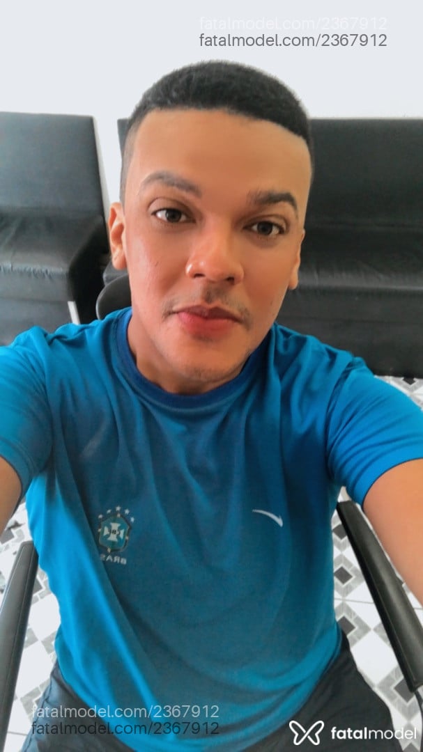 Acompanhante homem com cabelo castanho de olhos pretos em São Luís - Dan Afeminado