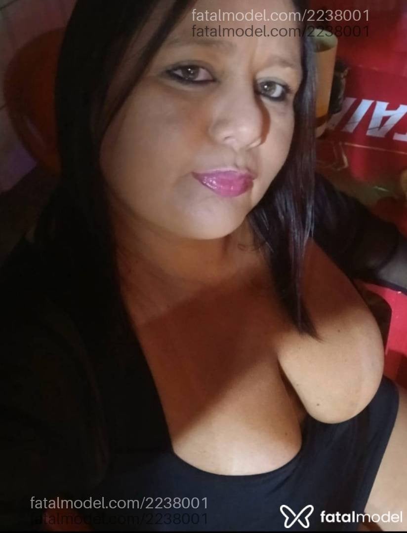 Acompanhante mulher morena (o) de olhos castanhos - Preliminarquente