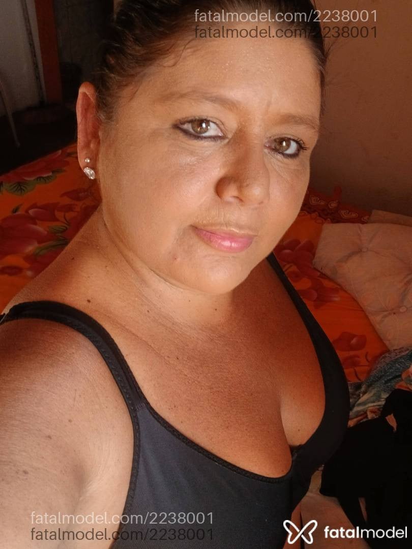 Acompanhante mulher morena (o) de olhos castanhos - Preliminarquente