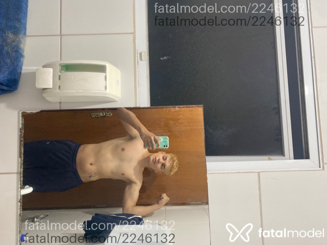 Acompanhante homem com cabelo castanho de olhos verdes em São Paulo - Neyzinho