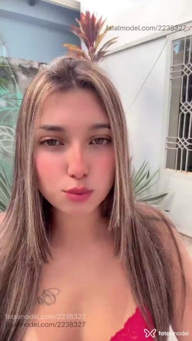 Acompanhante mulher com cabelo castanho de olhos mel em Divinópolis - Bruninha