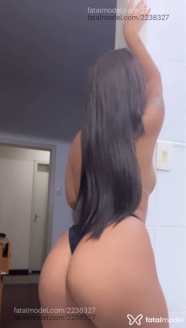 Acompanhante mulher com cabelo castanho de olhos mel em Divinópolis - Bruna