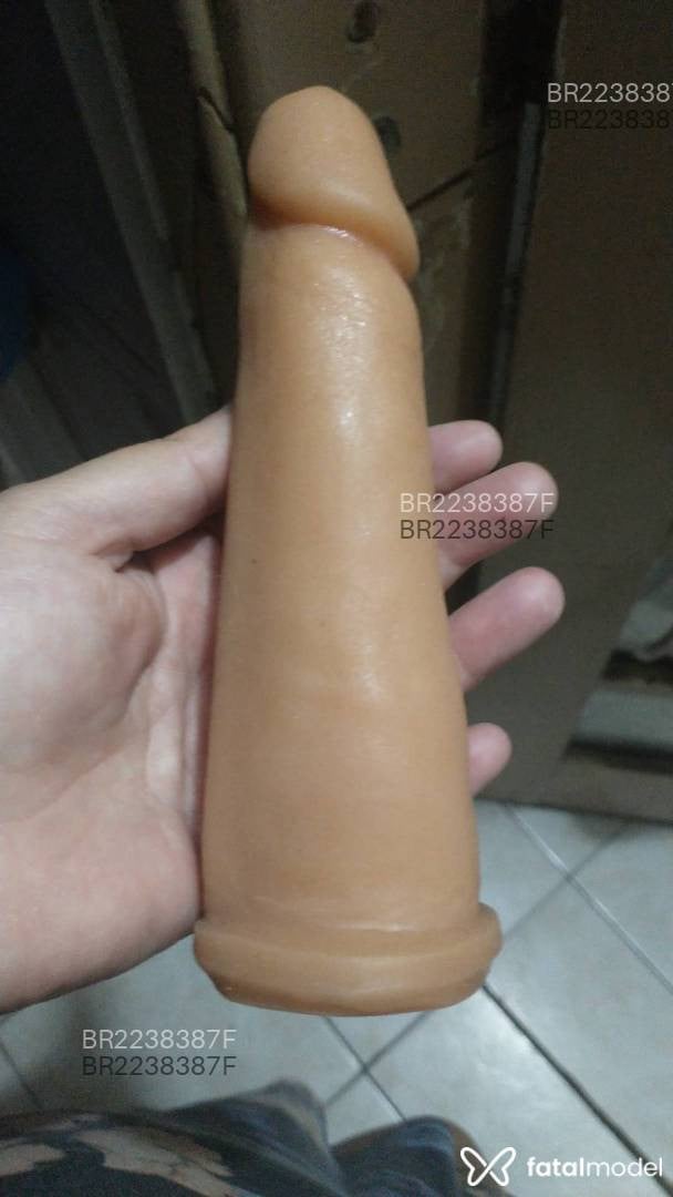 Acompanhante mulher com cabelo castanho de olhos mel em Virtual Acompanhante mulher com cabelo castanho de olhos mel em Virtual - Leslie