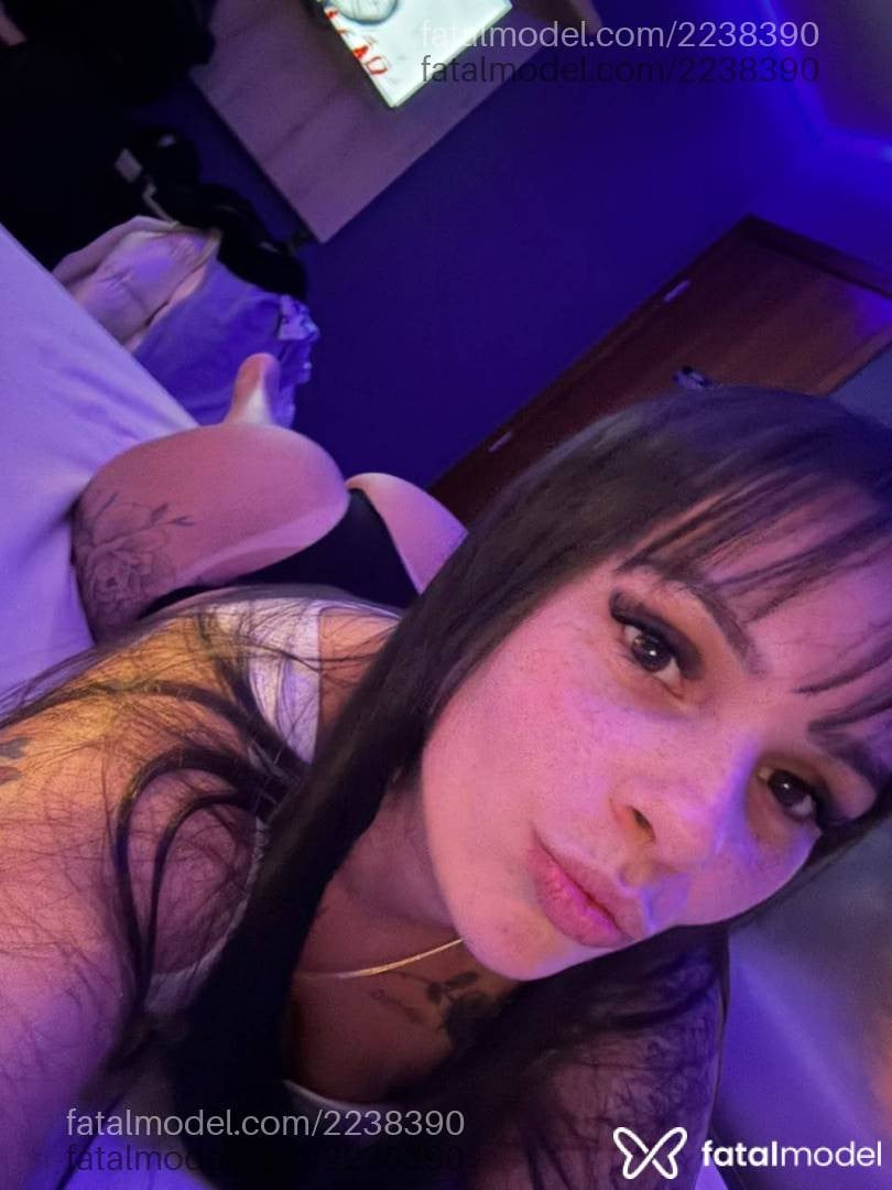 Acompanhante mulher morena (o) de olhos castanhos - Karol Nogueira