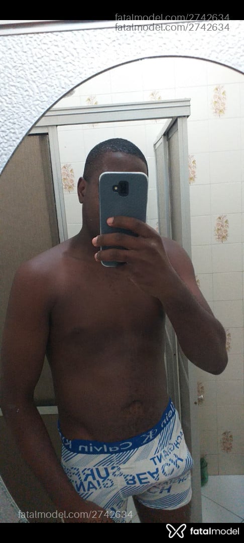 Acompanhante homem sem cabelo de olhos pretos em Duque de Caxias - Radrian