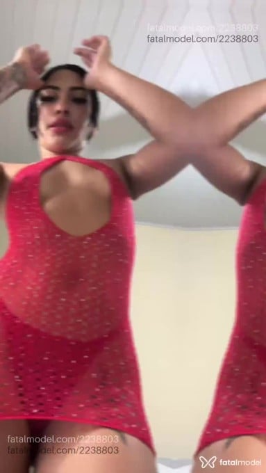 Acompanhante mulher morena (o) de olhos mel - Belly Menezes
