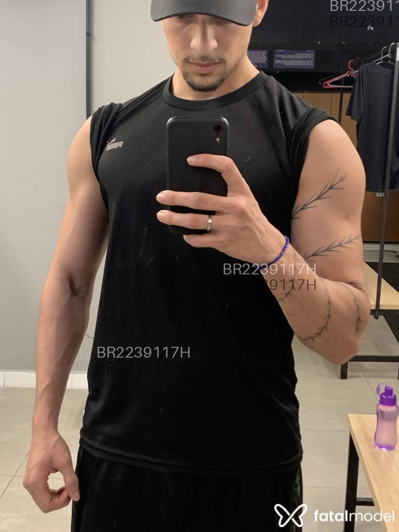 Acompanhante homem com cabelo castanho de olhos castanhos em São Paulo Acompanhante homem com cabelo castanho de olhos castanhos em São Paulo - Lucas Santos