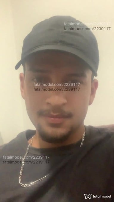 Acompanhante homem com cabelo castanho de olhos castanhos em São Paulo Acompanhante homem com cabelo castanho de olhos castanhos em São Paulo - Lucas Santos