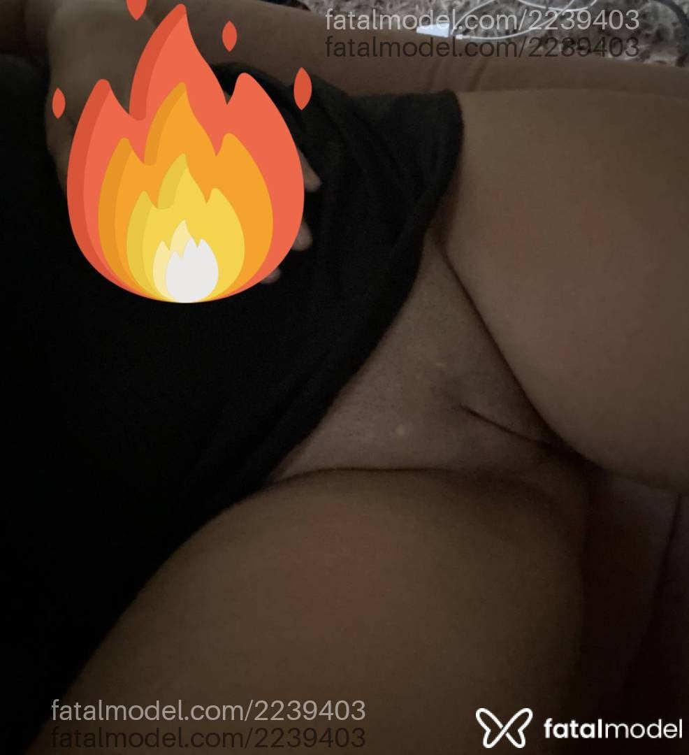 Acompanhante mulher morena (o) de olhos pretos - Bruna