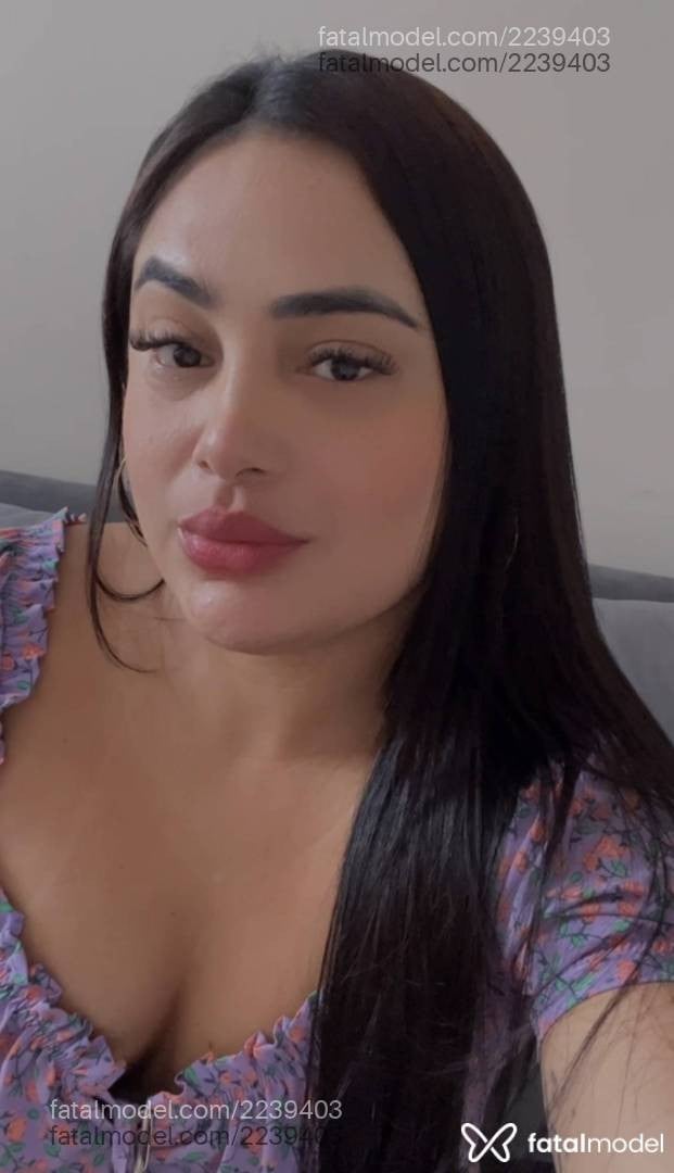 Acompanhante mulher morena (o) de olhos pretos - Bruna