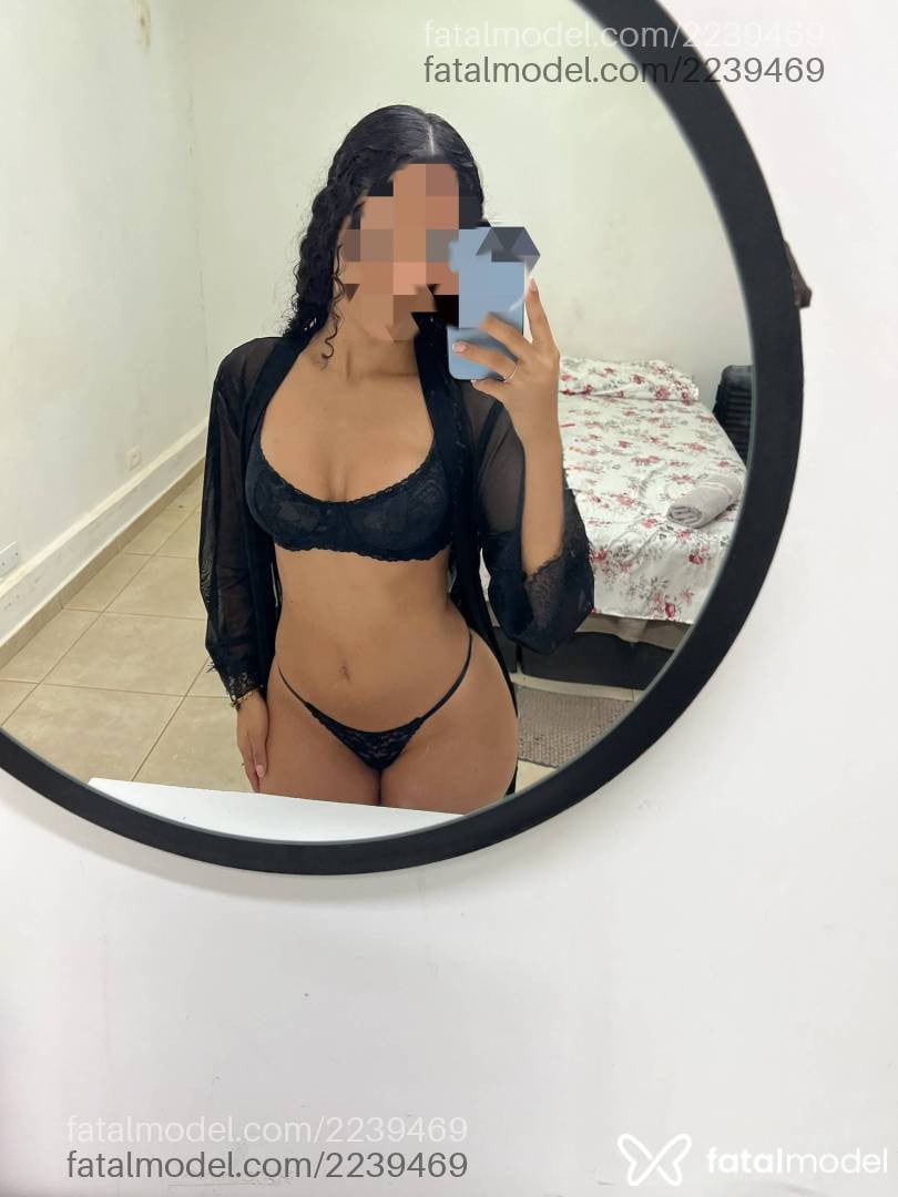 Acompanhante mulher morena (o) de olhos castanhos - Mariah