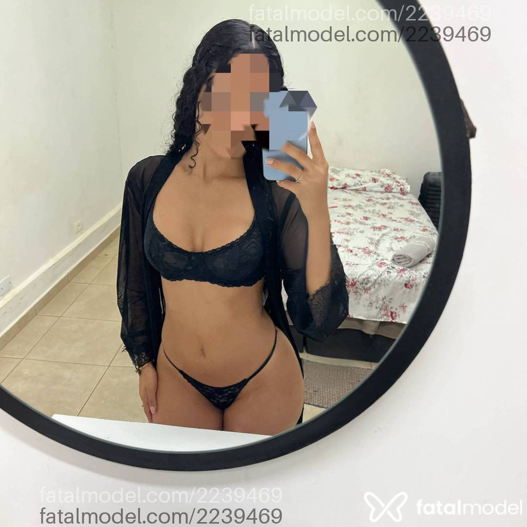Acompanhante mulher morena (o) de olhos castanhos - Mariah