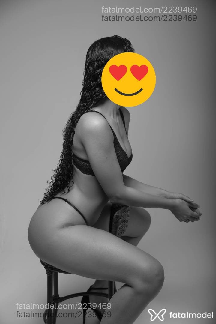 Acompanhante mulher morena (o) de olhos castanhos - Mariah