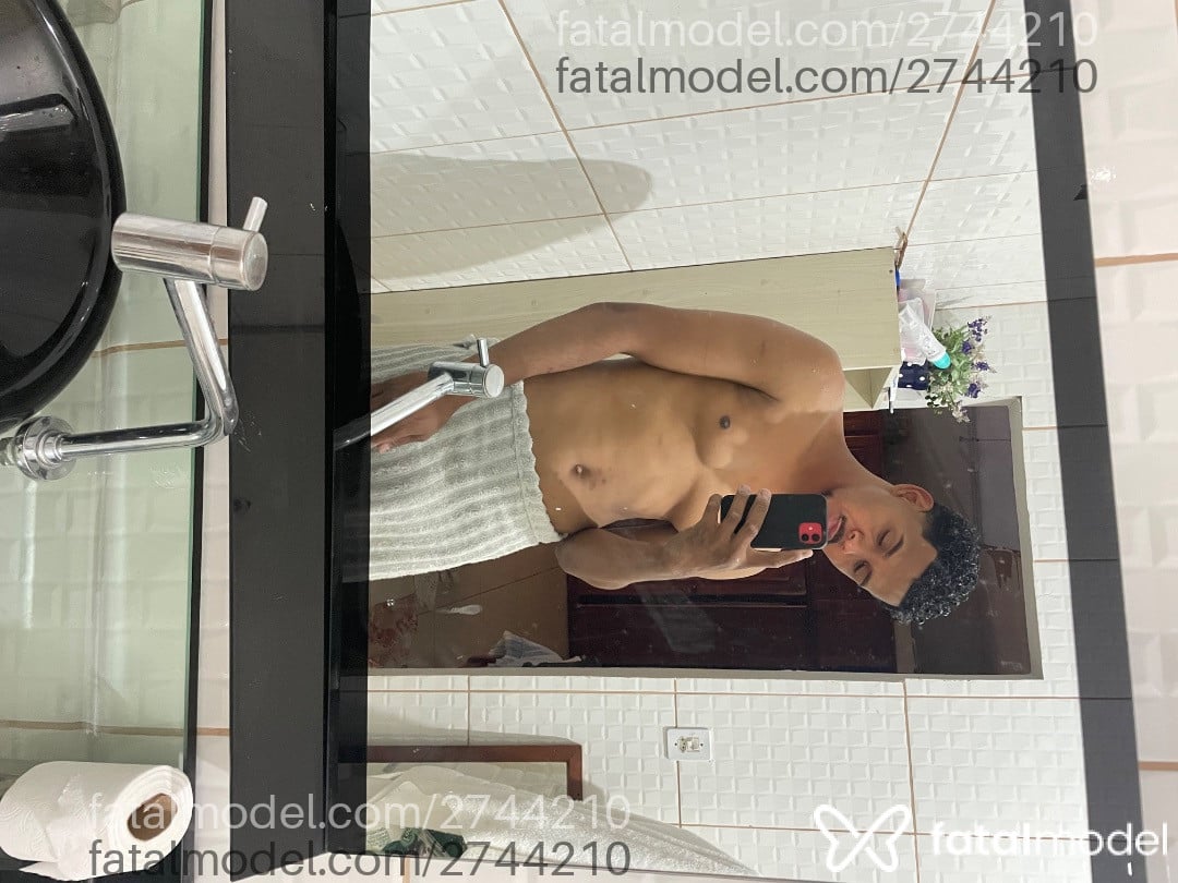 Acompanhante homem morena (o) de olhos castanhos em Uberlândia - Netob