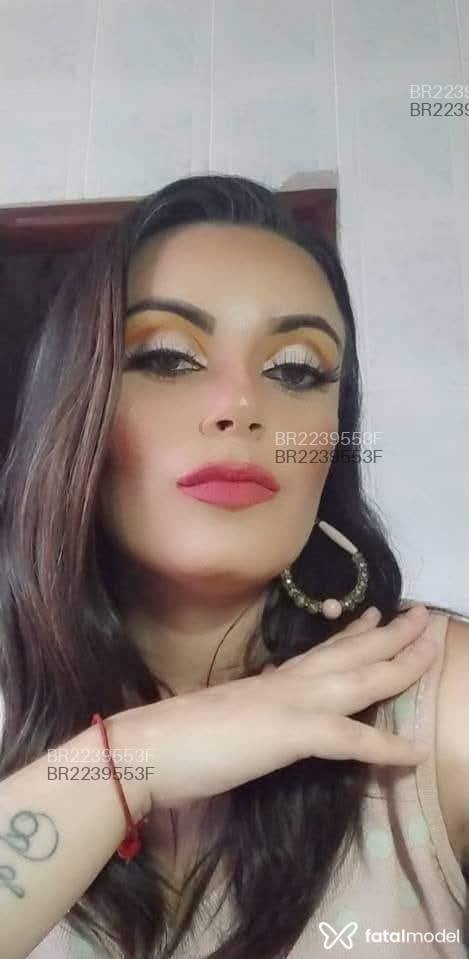 Acompanhante mulher com cabelo castanho de olhos castanhos em Virtual - Cristal