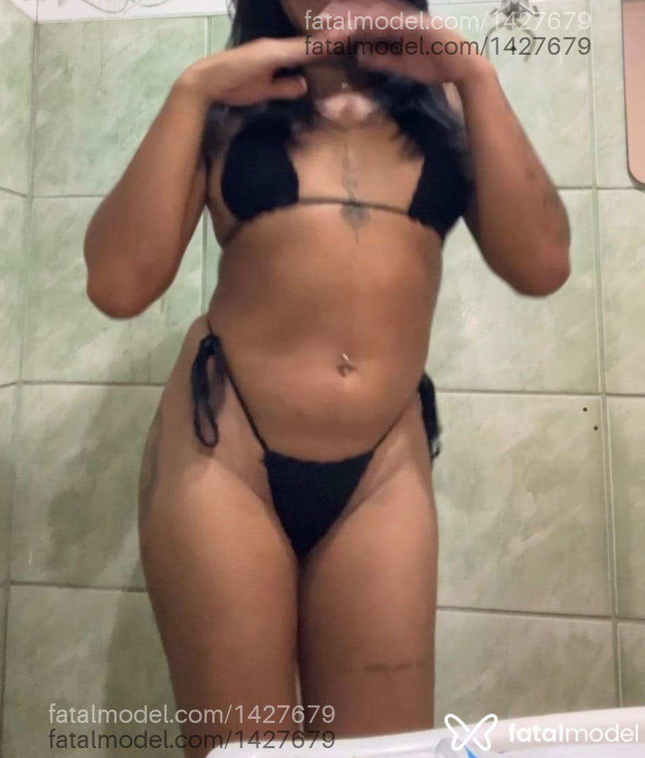 Acompanhante travesti morena (o) de olhos pretos em Betim - Yarah