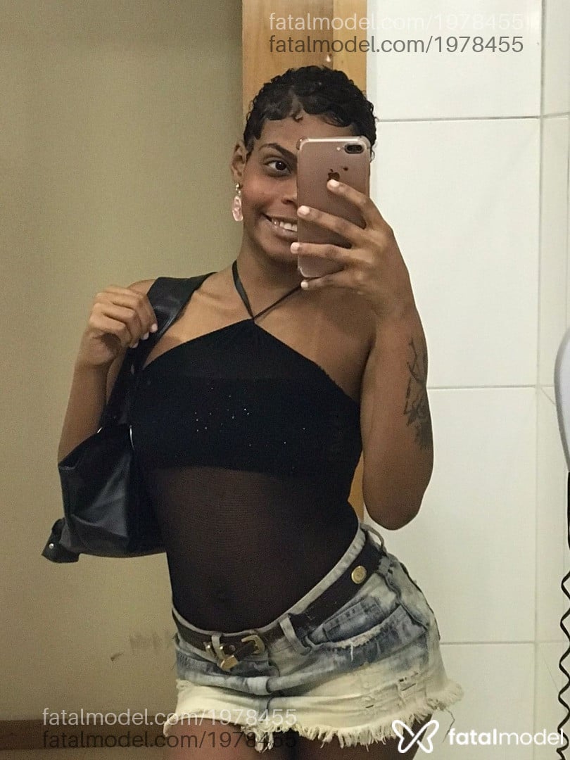 Acompanhante mulher com cabelo castanho de olhos castanhos em Rio de Janeiro - Any