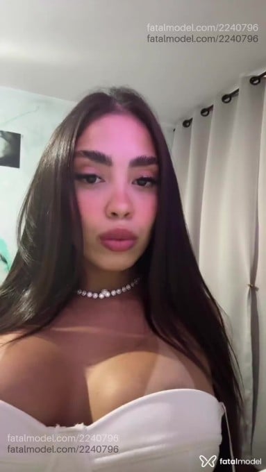 Acompanhante mulher com cabelo castanho de olhos castanhos em Arapongas - Bruna