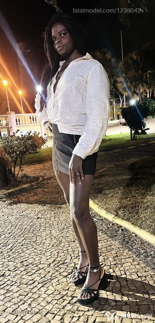 Acompanhante mulher trans com cabelo castanho de olhos pretos em São Paulo Acompanhante mulher trans com cabelo castanho de olhos pretos em São Paulo - Ashley tolledo