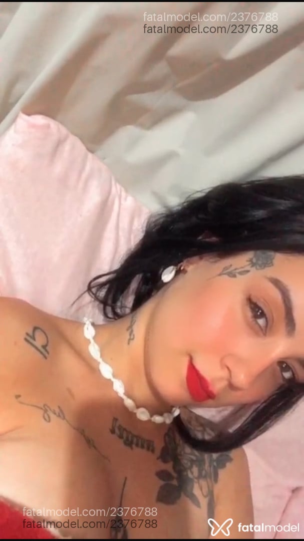 Acompanhante mulher morena (o) de olhos castanhos em Duque de Caxias - Clara Ribeiro