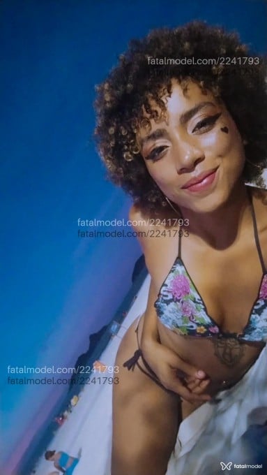 Acompanhante mulher com cabelo castanho de olhos castanhos em São Paulo - Lavínia
