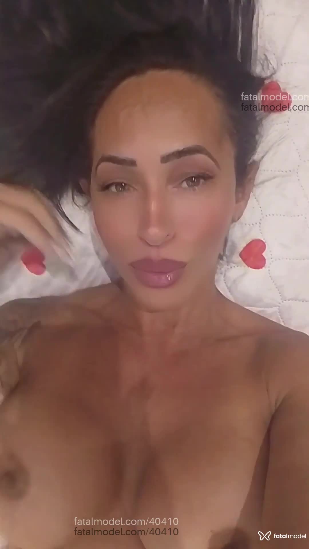 Acompanhante mulher trans com cabelo castanho de olhos verdes em Ubá Acompanhante mulher trans com cabelo castanho de olhos verdes em Ubá - Jheinyfer