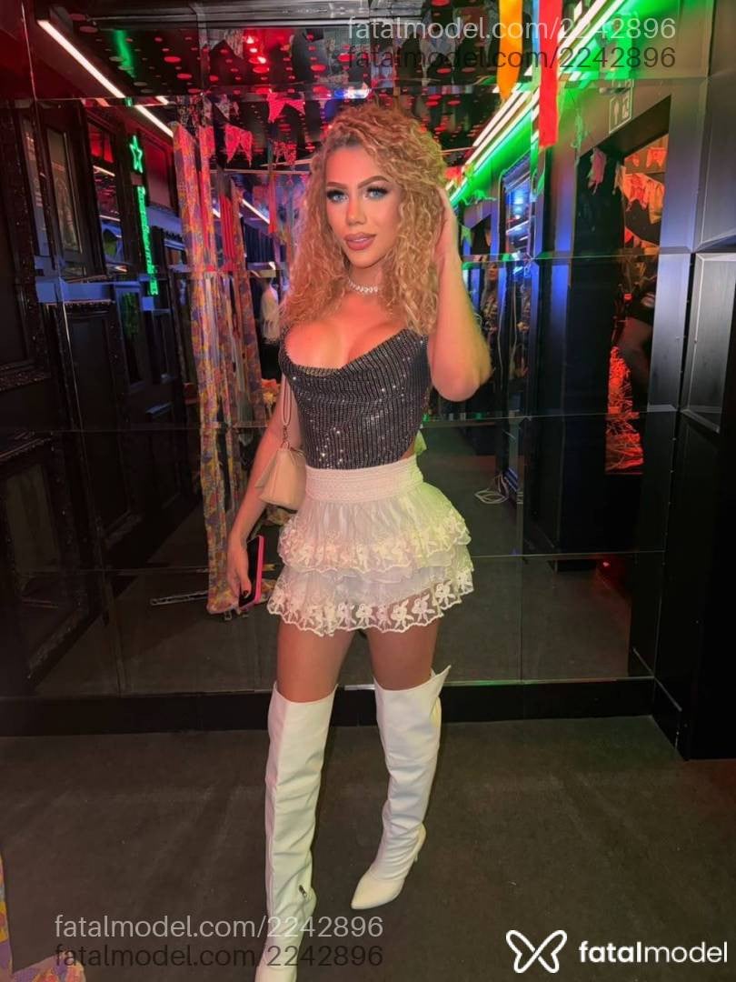 Acompanhante mulher trans loira (o) de olhos castanhos em Cascavel - Priscila