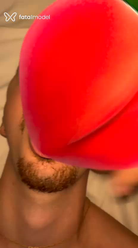 Acompanhante homem com cabelo castanho de olhos castanhos em Porto Alegre Acompanhante homem com cabelo castanho de olhos castanhos em Porto Alegre - Lucca Bernades